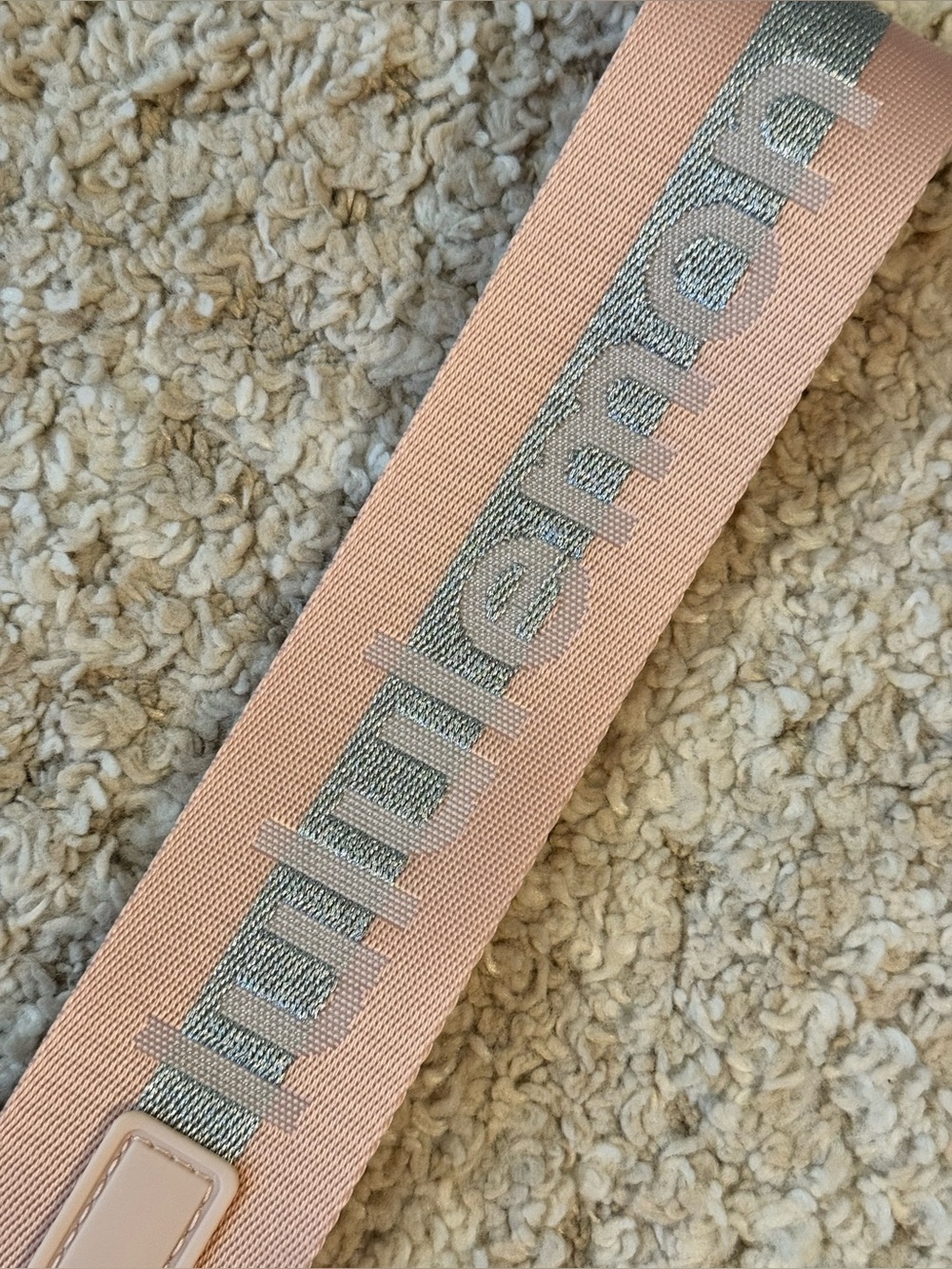 Lululemon Never Lost Keychain in pink mist/silver - NWT - Picture 3 of 3